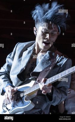  Miyavi Live In Amsterdam: Japanse Gitarist-Rockster Werkt De Toppers Met Een Metal-Infuseerde Origami Show