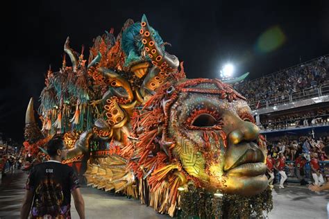  De Viradouro Show: Een Carnaval Extravaganza met een Snufje Braziliaans Vuur!