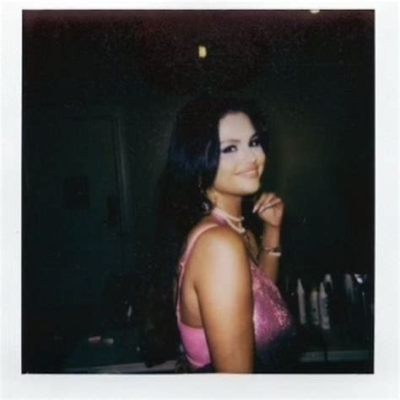 Selena Gomez' Single Soon Release Party – A Fiesta of Friendship and Fierce Fashion!